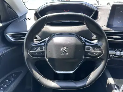 Peugeot 5008 2017 - 13900 EUR, 200000 km - AUTO.MOTO.pt - 200000km - foto 37 de 49