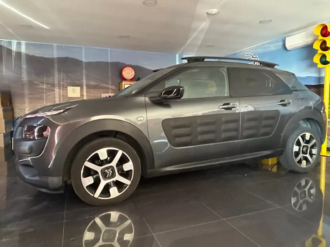 Citroën C4 Cactus 2017 - 11750 EUR, 110180 km - AUTO.MOTO.pt - 110180km - foto 1 de 23
