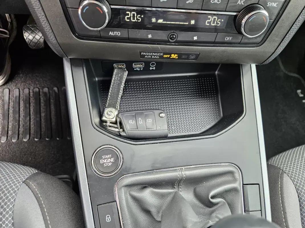 SEAT Arona 2018 - 15500 EUR, 115150 km - AUTO.MOTO.pt - 115150km - foto 26 de 51