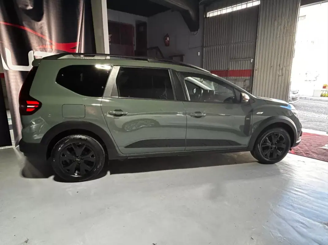 Dacia Jogger 2024 - 16750 EUR, 61518 km - 61518km - foto 6 de 45