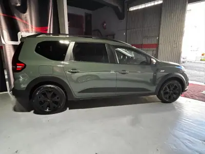 Dacia Jogger 2024 - 16750 EUR, 61518 km - 61518km - foto 6 de 45