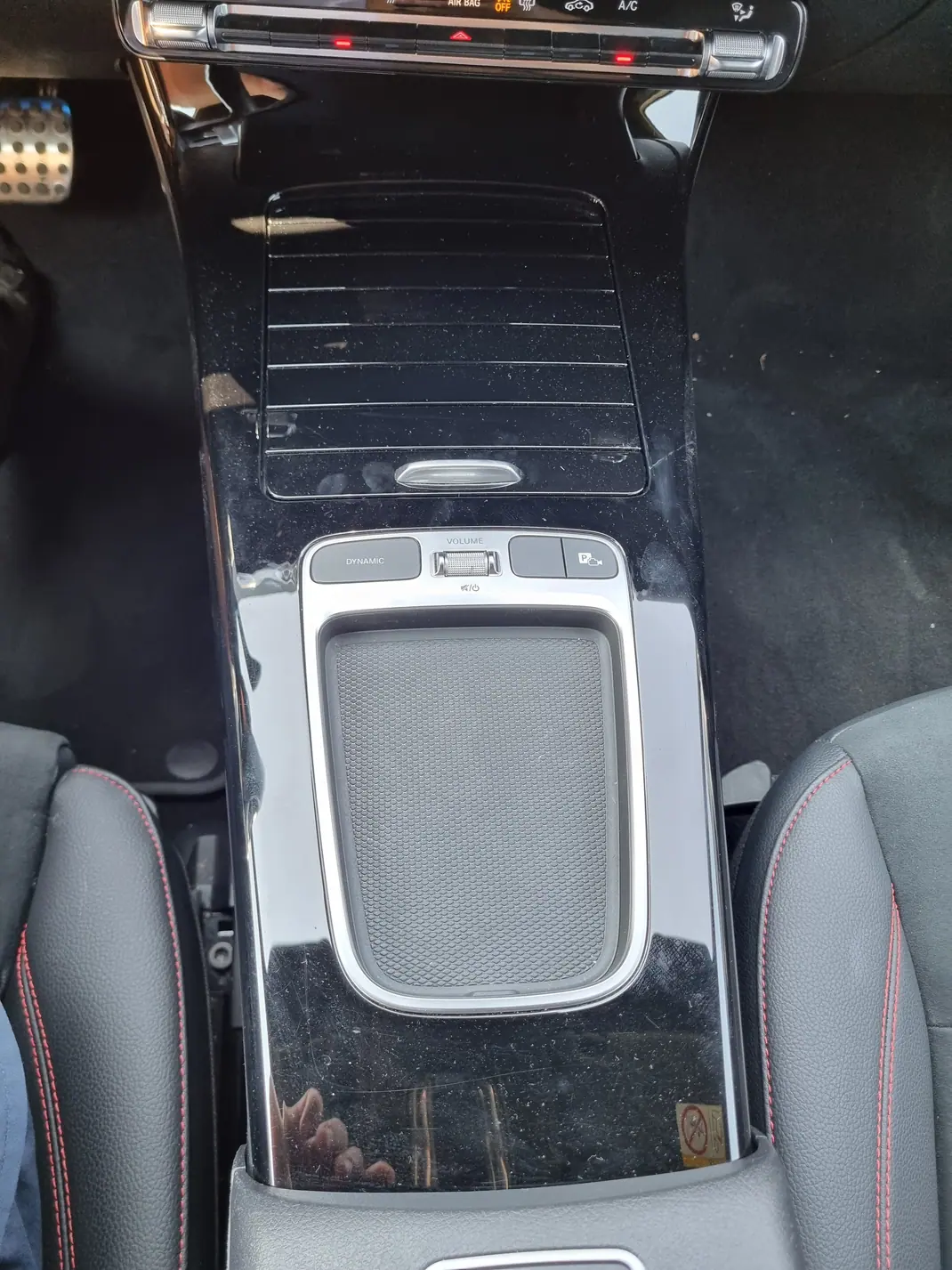 Mercedes-Benz A 200 2023 - 32900 EUR, 98500 km - AUTO.MOTO.pt - 98500km - foto 17 de 20
