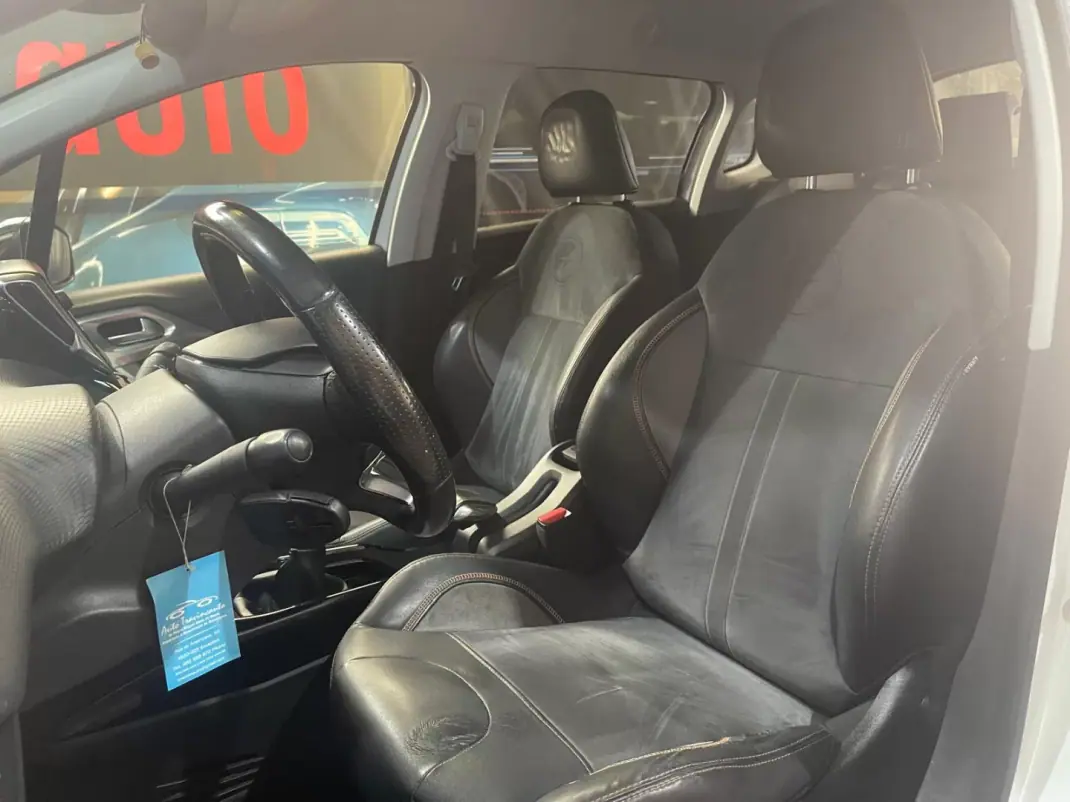 Peugeot 2008 2015 - 8500 EUR, 166000 km - AUTO.MOTO.pt - 166000km - foto 27 de 44