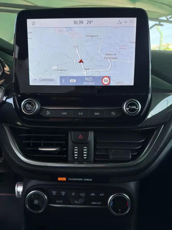 Ford Fiesta 2020 - 14900 EUR, 54422 km - AUTO.MOTO.pt - 54422km - foto 13 de 15