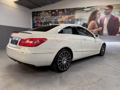 Mercedes-Benz E 250 2009 - 13999 EUR, 270019 km - AUTO.MOTO.pt - 270019km - foto 11 de 17