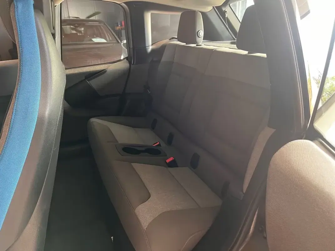 BMW i3 2017 - 14900 EUR, 102622 km - 102622km - foto 22 de 28