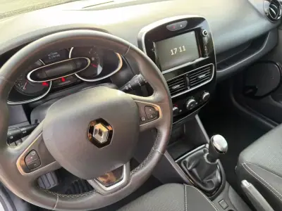 Renault Clio Sport Tourer 2019 - 8900 EUR, 169500 km - AUTO.MOTO.pt - 169500km - foto 3 de 14