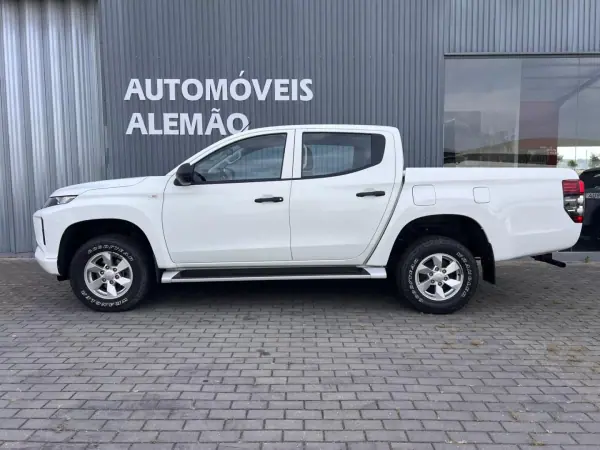 Mitsubishi L200 2022 - 31500 EUR, 143592 km - AUTO.MOTO.pt - 143592km - foto 4 de 17