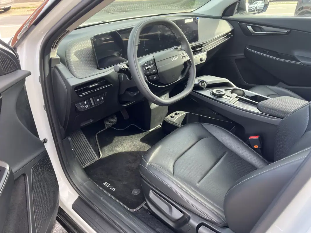 Kia EV6 2025 - 44900 EUR, 4400 km - AUTO.MOTO.pt - 4400km - foto 7 de 21