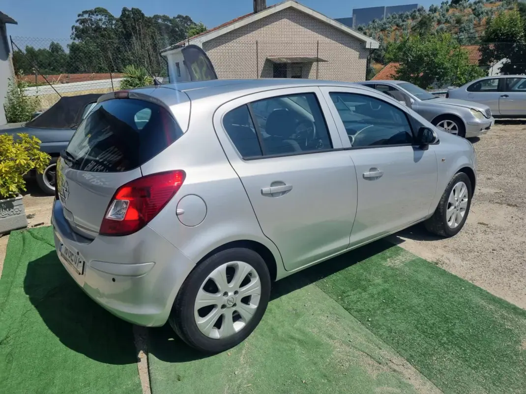 Opel Corsa 2008 - 3000 EUR, 162000 km - 162000km - foto 10 de 11