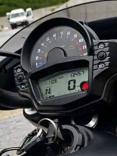 Kawasaki Vulcan S 2019 - 8000 EUR, 13500 km - AUTO.MOTO.pt - 13500km - foto 4 de 5