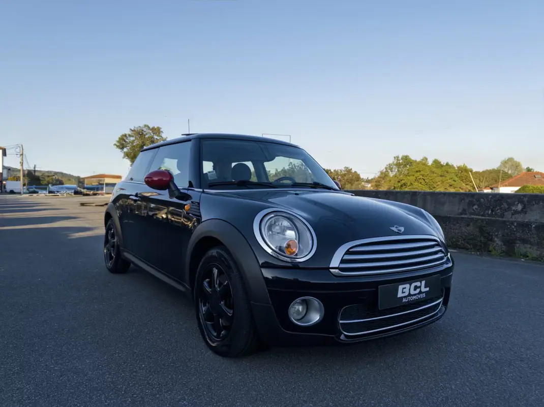 MINI 3 Portas 2010 - 7990 EUR, 265000 km - AUTO.MOTO.pt - 265000km - foto 1 de 32