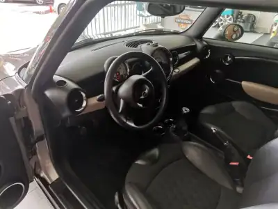 MINI Cooper 2013 - 12900 EUR, 166000 km - AUTO.MOTO.pt - 166000km - foto 7 de 17
