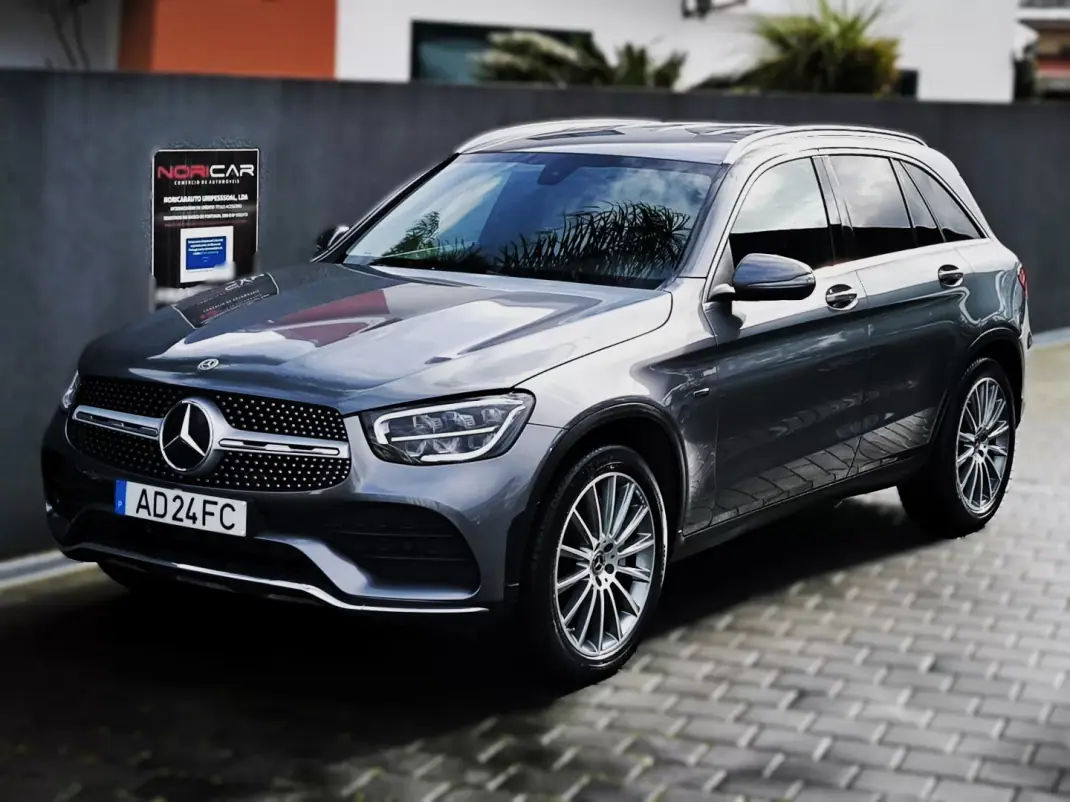 Mercedes-Benz GLC 300 2020 - 36950 EUR, 97454 km - AUTO.MOTO.pt - 97454km - foto 1 de 42