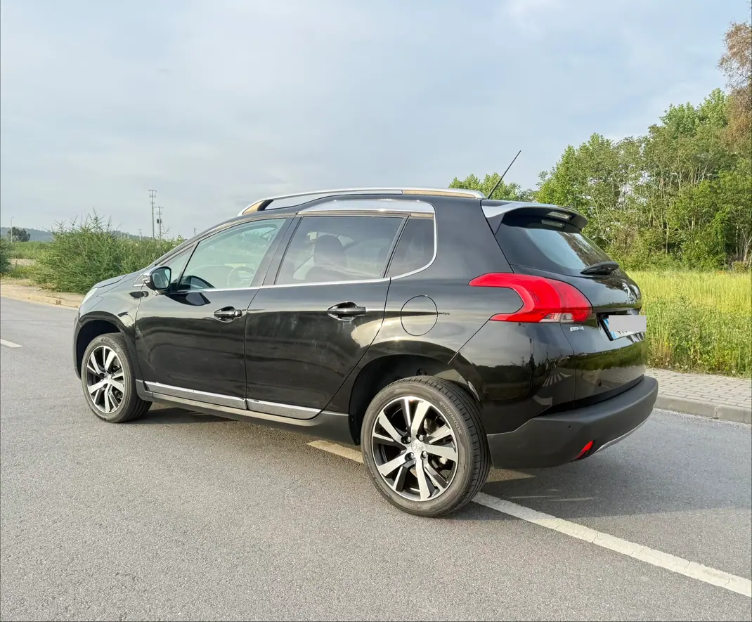 Peugeot 2008 2016 - 10900 EUR, 160000 km - AUTO.MOTO.pt - 160000km - foto 4 de 9