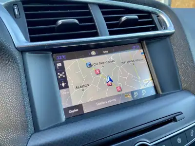 DS DS4 Crossback 2017 - 14990 EUR, 80949 km - AUTO.MOTO.pt - 80949km - foto 8 de 18