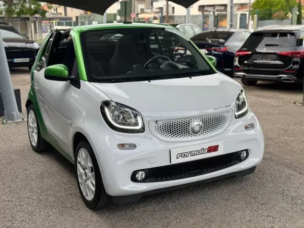 Smart Fortwo Cabrio 2019 - 12900 EUR, 58988 km - AUTO.MOTO.pt - 58988km - foto 18 de 19