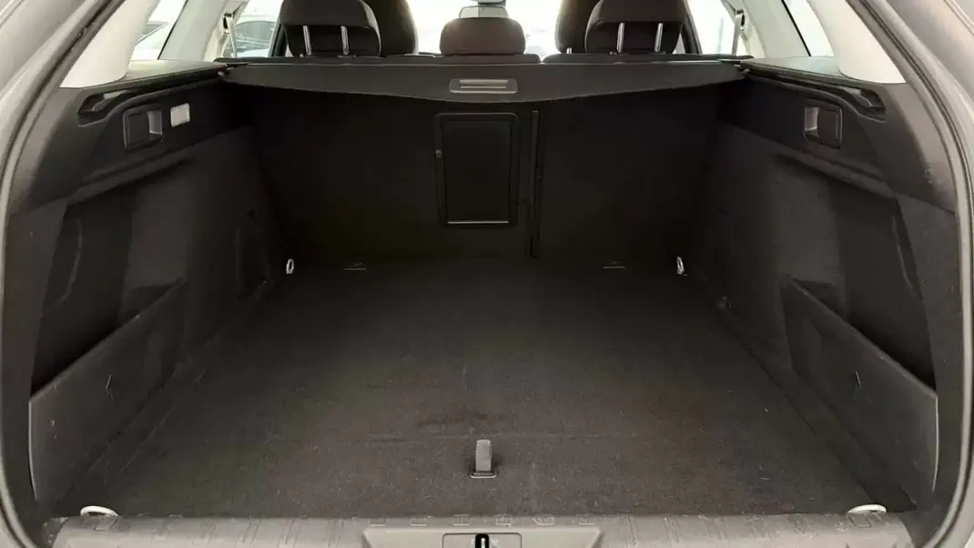 Peugeot 308 SW 2020 - 11990 EUR, 153706 km - AUTO.MOTO.pt - 153706km - foto 28 de 34