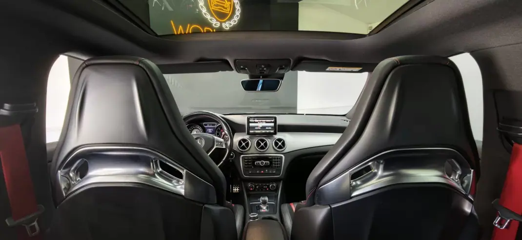 Mercedes-Benz CLA 45 AMG 2014 - 29990 EUR, 169000 km - AUTO.MOTO.pt - 169000km - foto 34 de 43
