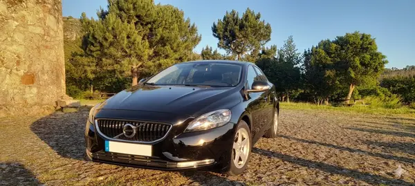 Volvo V40 2018 - 13500 EUR, 140000 km - AUTO.MOTO.pt - 140000km - foto 5 de 7