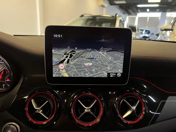 Mercedes-Benz CLA 45 AMG 2019 - 39990 EUR, 95000 km - AUTO.MOTO.pt - 95000km - foto 35 de 57