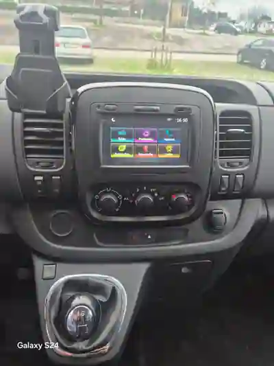 Opel Vivaro 2018 - 12900 EUR, 220000 km - AUTO.MOTO.pt - 220000km - foto 10 de 12