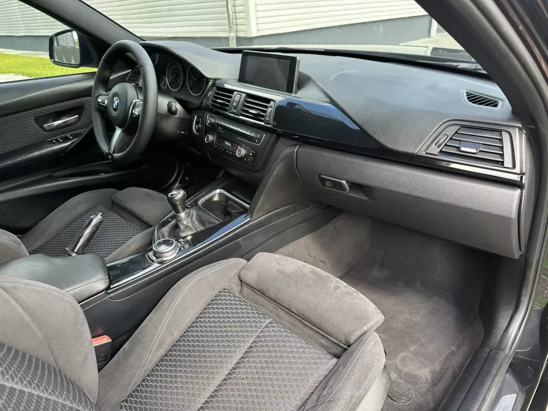BMW 318 2014 - 11900 EUR, 350000 km - 350000km - foto 50 de 60