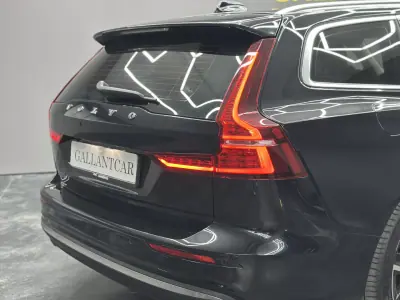 Volvo V60 2023 - 37500 EUR, 75000 km - AUTO.MOTO.pt - 75000km - foto 8 de 38
