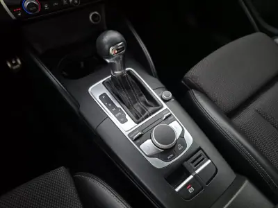 Audi A3 Sportback 2017 - 18990 EUR, 164000 km - AUTO.MOTO.pt - 164000km - foto 33 de 39