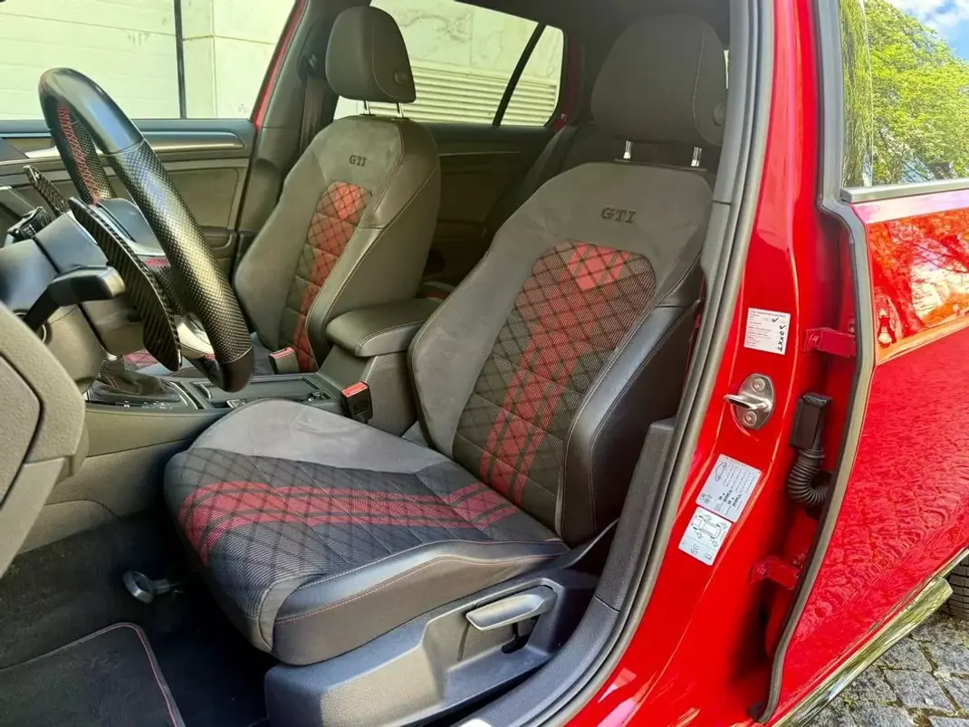 Volkswagen Golf 2019 - 31990 EUR, 110300 km - AUTO.MOTO.pt - 110300km - foto 15 de 38