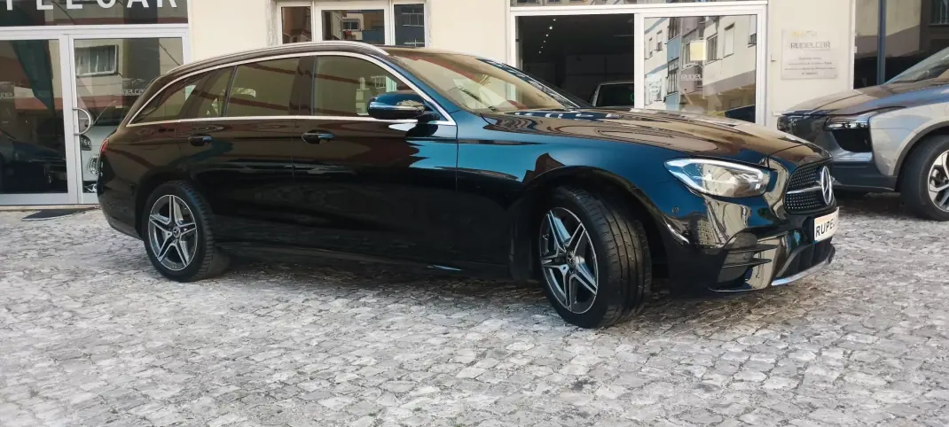 Mercedes-Benz E 300 2022 - 34950 EUR, 125970 km - AUTO.MOTO.pt - 125970km - foto 3 de 36