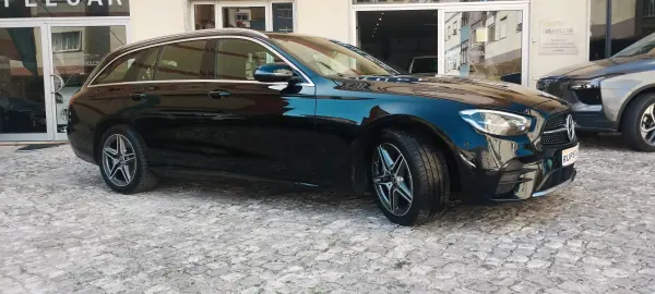 Mercedes-Benz E 300 2022 - 34950 EUR, 125970 km - AUTO.MOTO.pt - 125970km - foto 3 de 36