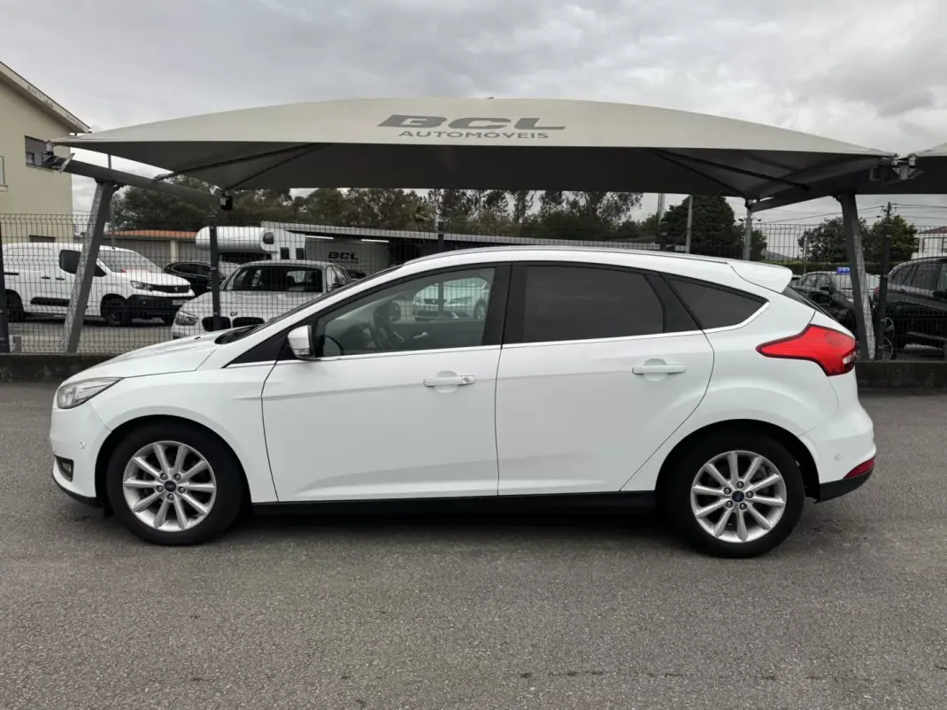 Ford Focus 2015 - 9990 EUR, 123000 km - AUTO.MOTO.pt - 123000km - foto 3 de 31