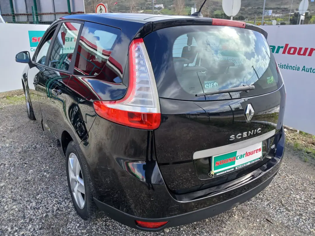 Renault Grand Scénic 2013 - 7600 EUR, 174425 km - AUTO.MOTO.pt - 174425km - foto 11 de 25