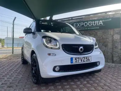 Smart Fortwo Cabrio 2019 - 17900 EUR, 40794 km - AUTO.MOTO.pt - 40794km - foto 4 de 24
