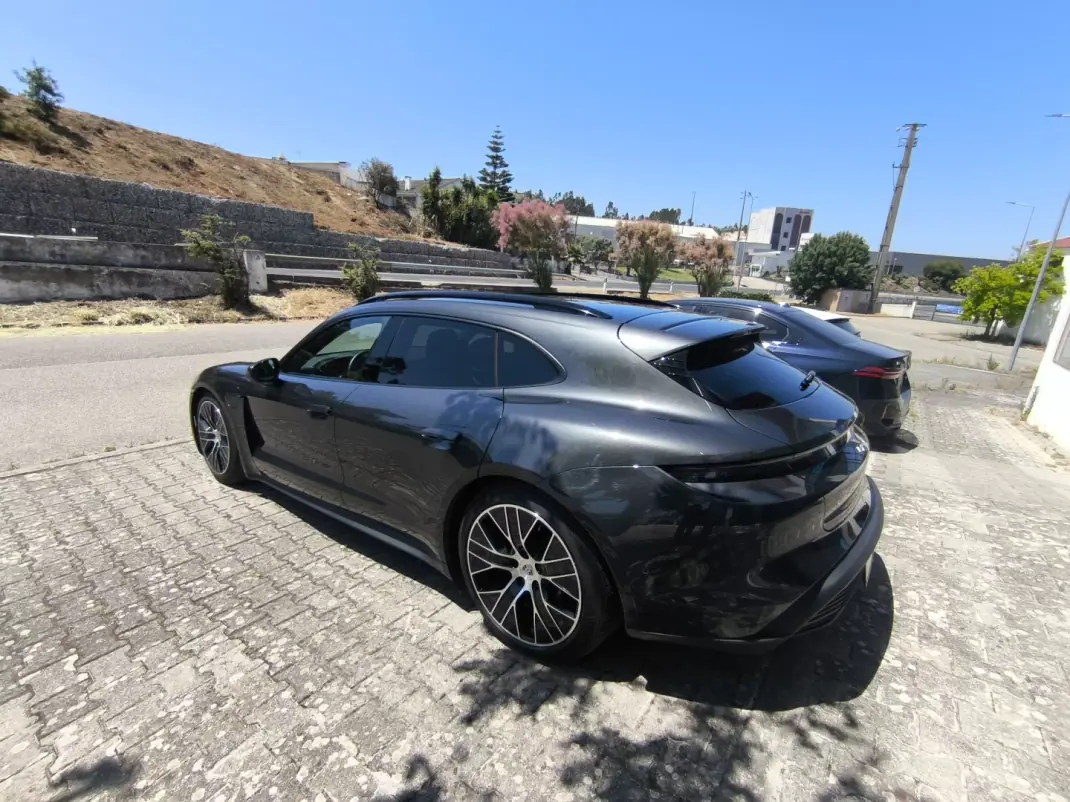 Porsche Taycan Sport Turismo 2024 - 92500 EUR, 36000 km - 36000km - foto 4 de 25