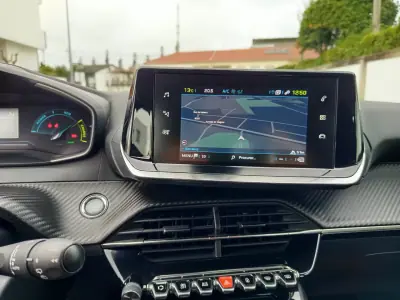 Peugeot e-208 2021 - 14490 EUR, 57700 km - AUTO.MOTO.pt - 57700km - foto 16 de 17