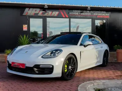 Porsche Panamera Sport Turismo 2020 - 72990 EUR, 132000 km - AUTO.MOTO.pt - 132000km - foto 12 de 22