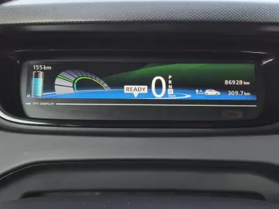 Renault Zoe 2019 - 12990 EUR, 86924 km - AUTO.MOTO.pt - 86924km - foto 7 de 29