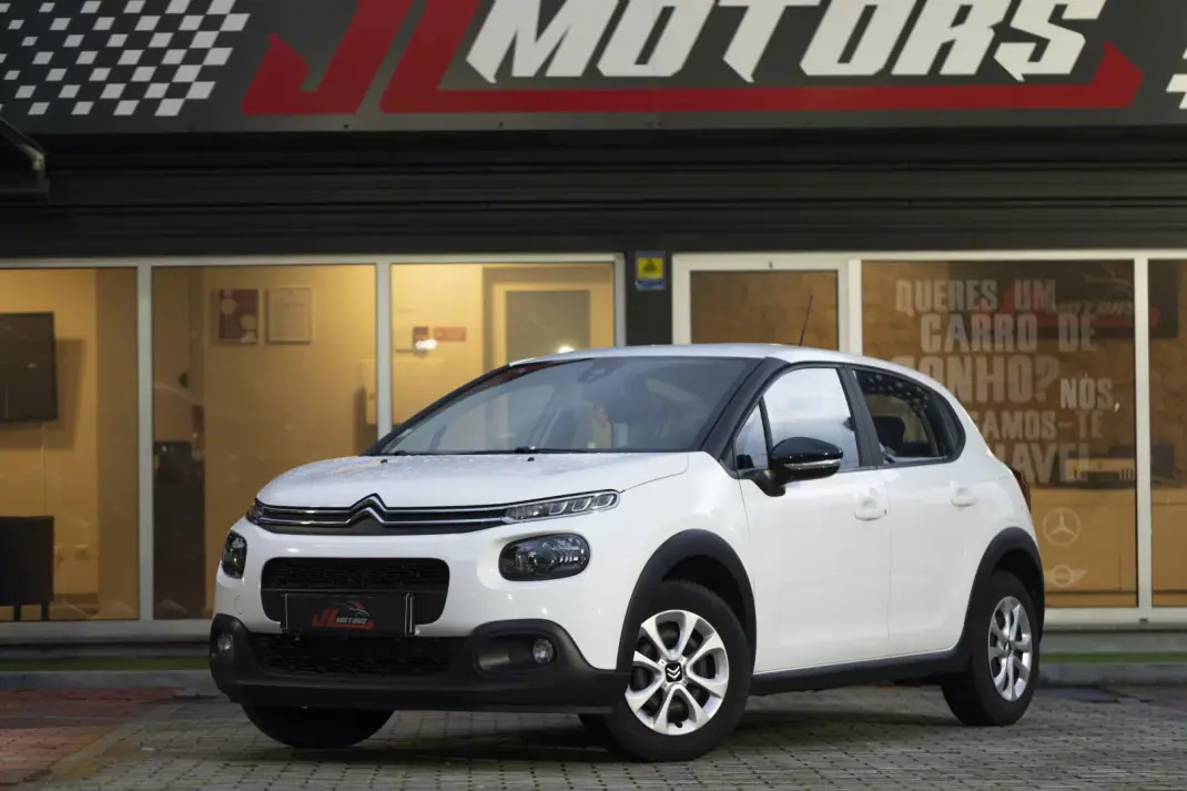 Citroën C3 2018 - 9500 EUR, 130900 km - AUTO.MOTO.pt - 130900km - foto 1 de 26