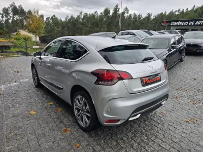 Citroën DS4 2011 - 11900 EUR, 230000 km - AUTO.MOTO.pt - 230000km - foto 2 de 11