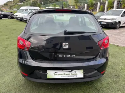 SEAT Ibiza 2016 - 10490 EUR, 93800 km - AUTO.MOTO.pt - 93800km - foto 5 de 11