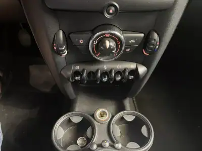 MINI One 2011 - 8500 EUR, 230000 km - AUTO.MOTO.pt - 230000km - foto 32 de 35