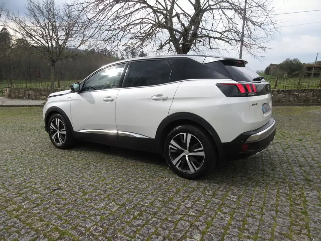 Peugeot 3008 2017 - 16990 EUR, 209000 km - 209000km - foto 6 de 48