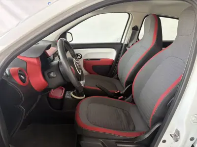 Renault Twingo 2015 - 8990 EUR, 146658 km - AUTO.MOTO.pt - 146658km - foto 6 de 12