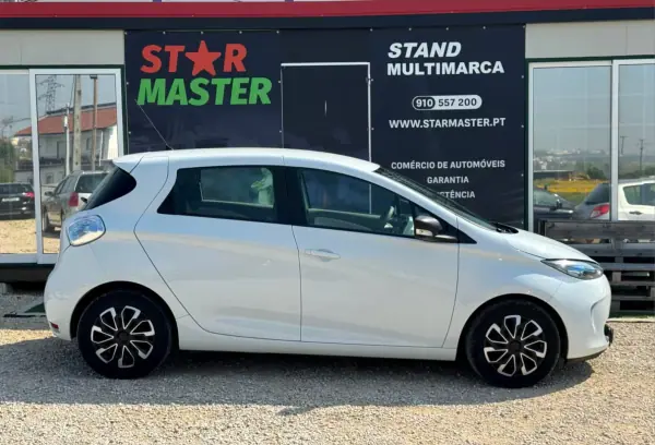Renault Zoe 2017 - 10550 EUR, 98529 km - AUTO.MOTO.pt - 98529km - foto 5 de 18