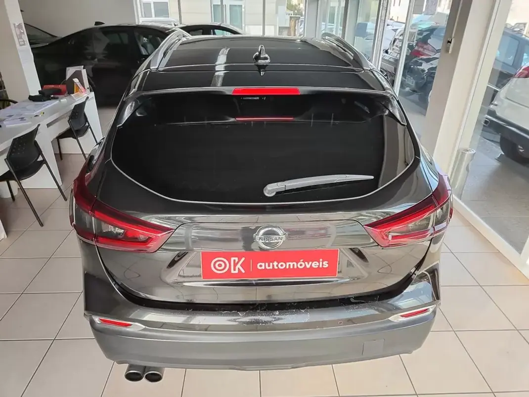 Nissan Qashqai 2017 - 15750 EUR, 155200 km - AUTO.MOTO.pt - 155200km - foto 10 de 37