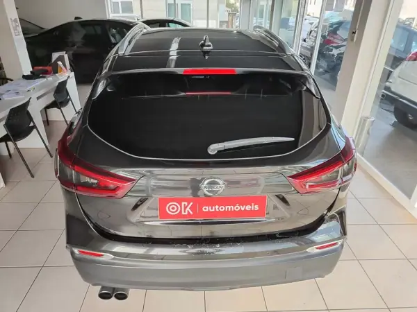 Nissan Qashqai 2017 - 15750 EUR, 155200 km - AUTO.MOTO.pt - 155200km - foto 10 de 37
