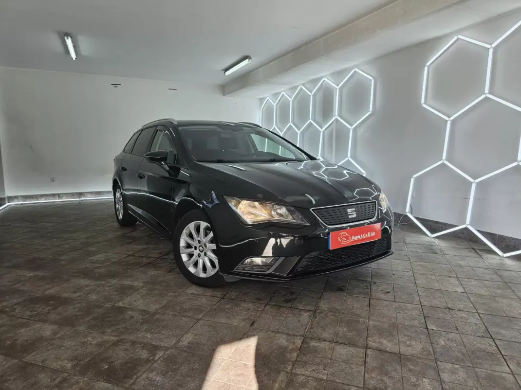 SEAT Leon ST 2016 - 9650 EUR, 246737 km - AUTO.MOTO.pt - 246737km - foto 1 de 79