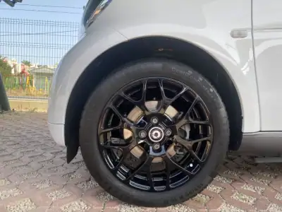 Smart Fortwo Cabrio 2019 - 17900 EUR, 40794 km - AUTO.MOTO.pt - 40794km - foto 24 de 24